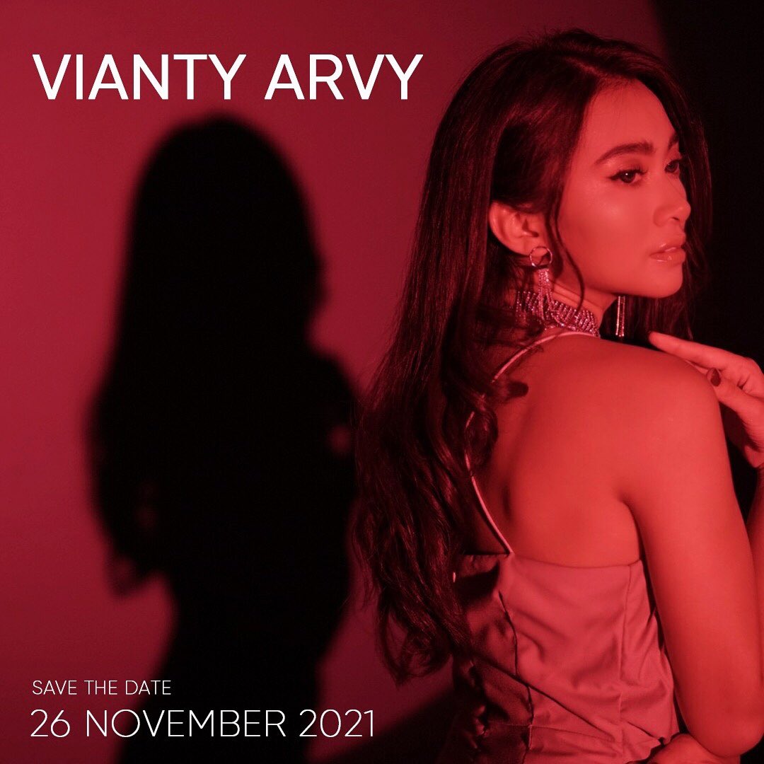 Vianty Arvy - Ngambang

Pre-Save : forms.sonymusicfans.com/campaign/viant…
Linkfire : ViantyArvy.lnk.to/Ngambang
