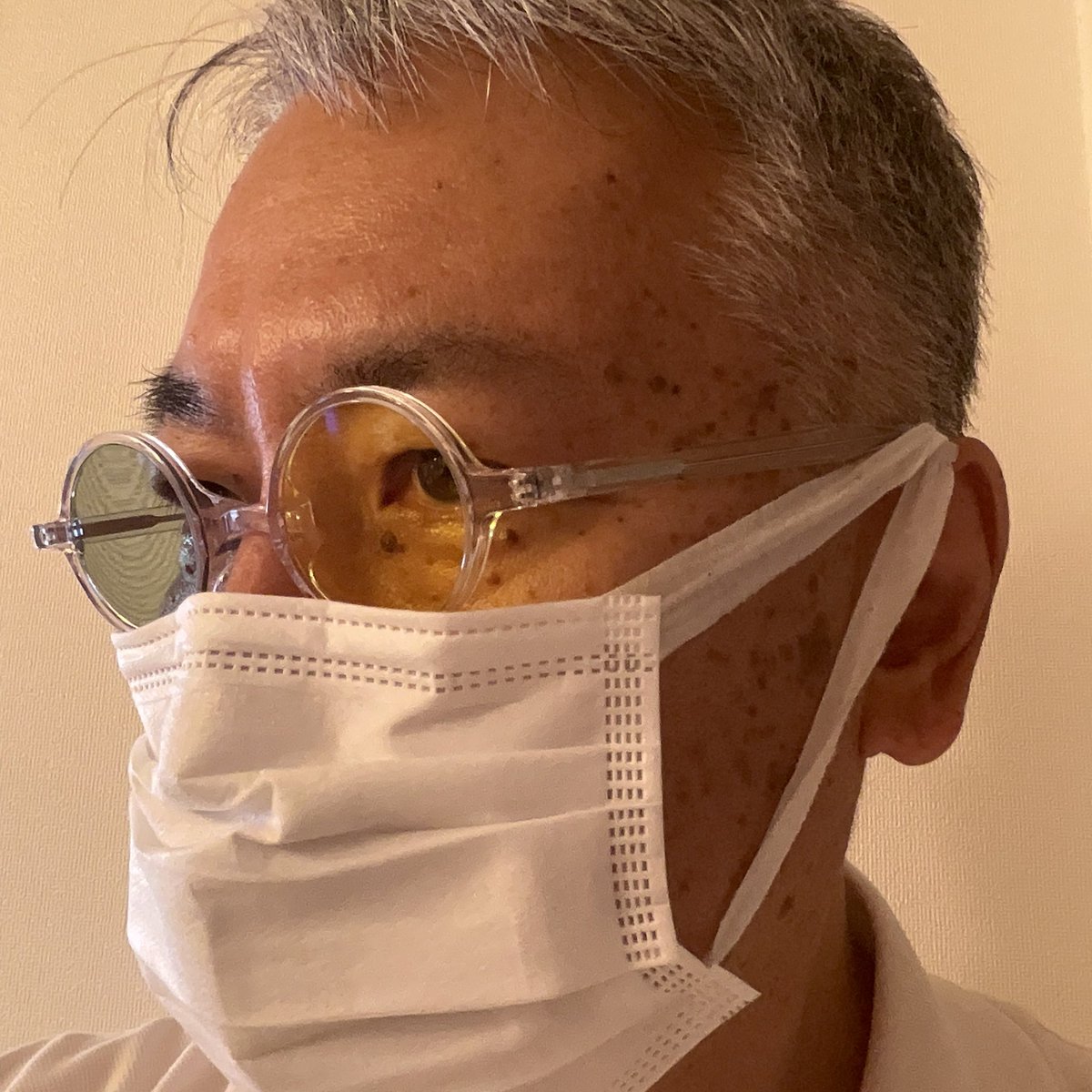 KTM819O4's tweet photo. #眼鏡愛 #めがねあい #マスクかけ #MaskHook #GlassesSiliconeRubber #ルーズフィット #頬との間に隙間
見た目は大丈夫そうですが、ルーズフィットでマスクの機能を損なうと思われます! https://t.co/DY0TTcnY29