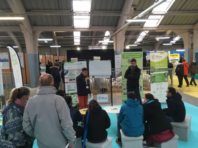 JeremieJost's tweet photo. Retour en image sur la 1ère journée @Caprinov sur l'espace #CAPRITECH avec #RéseauREDCap @InstitutElevage @Conseil_Elevage @ChambagriFrance @Chambagri24 @Chambagri17 @chambagri16 @INRAE_Poitiers https://t.co/hO3OuTxIfB