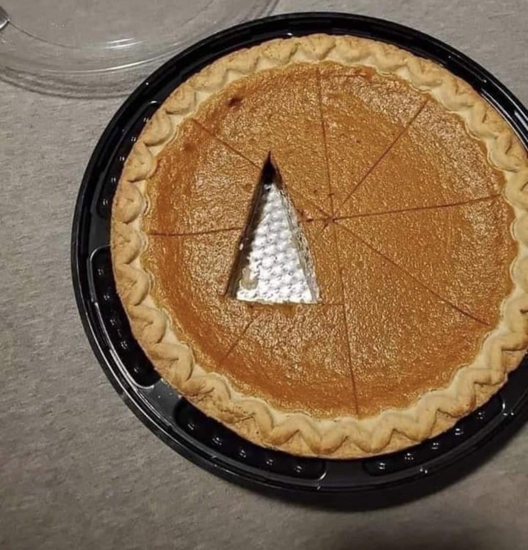 if someone at thanksgiving says they can just rt click save your nft, cut their pie like this