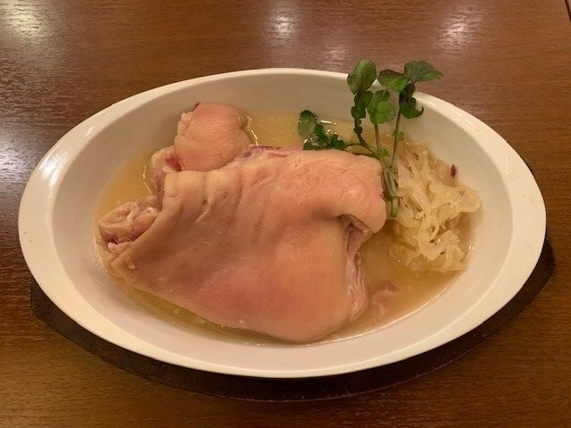 銀座ライオン様、登録有形文化財指定、おめでとうございます! お店を紹介させていただき、ありがとうございました。 銀座ライオン登場回は「はるかリセット」1巻に収録されています。 写真は、担当者が先日いただいたアイスバイン。 ぷるぷるで大変美味でした!
