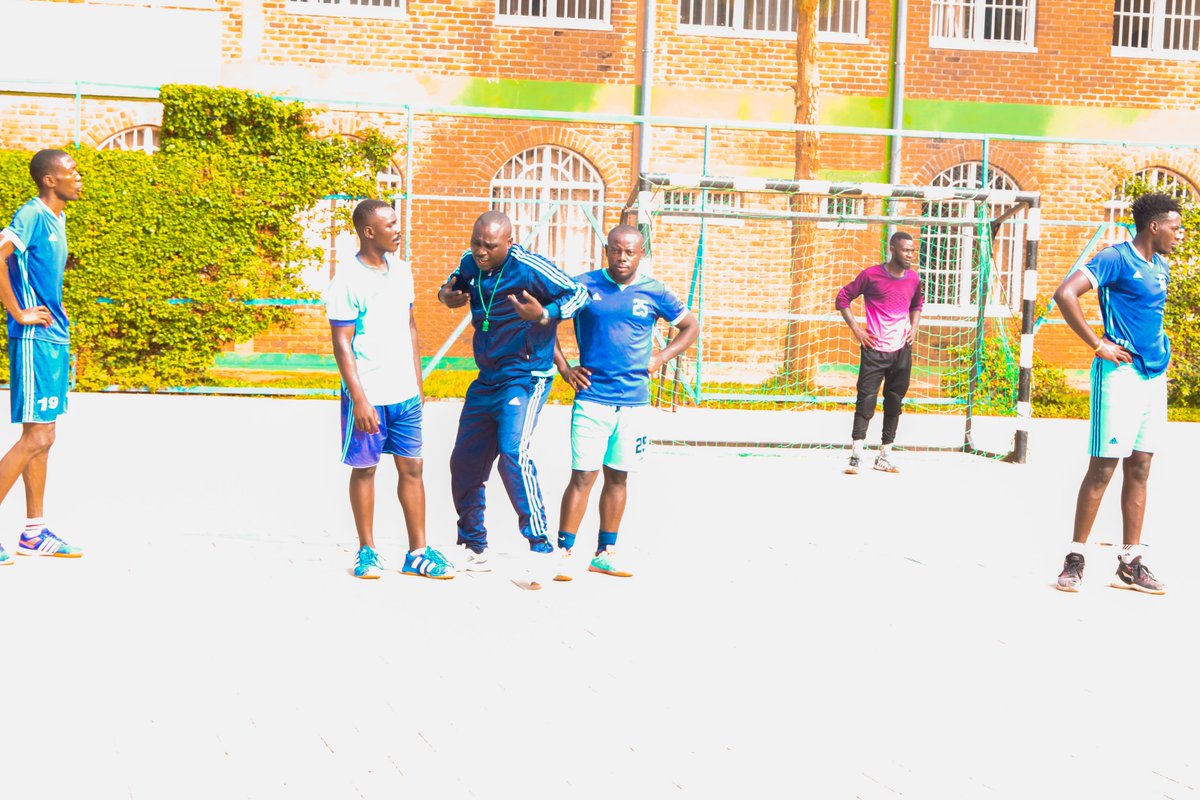 policehandball's tweet photo. https://t.co/OxjIZX5ASp
