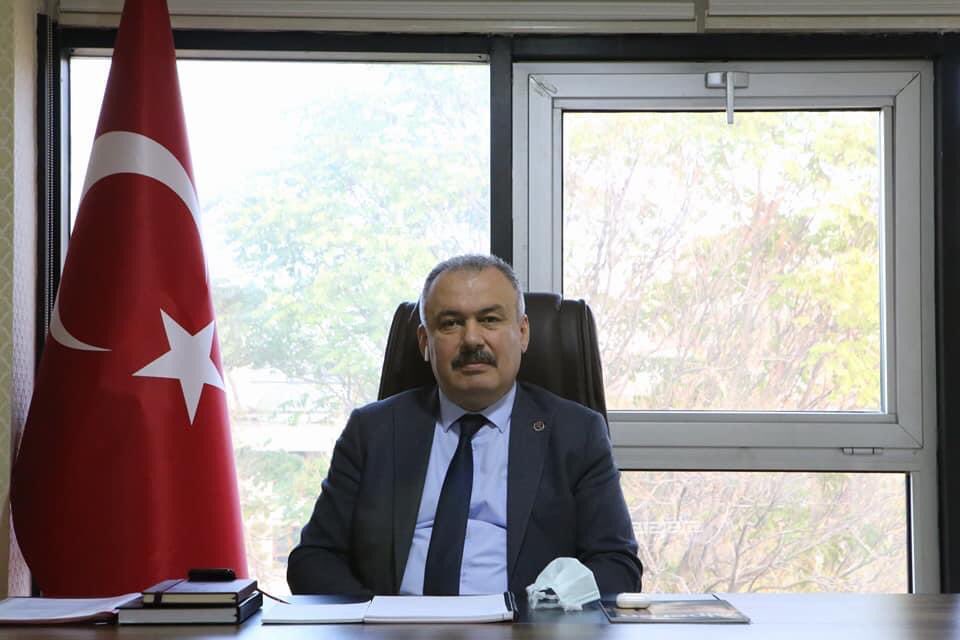 Sözde değil öze gerçekten dönüp milli ve yerli kavramının gerçek Anlamda uygulamaya geçirilip ,ivedilikle tarım ve hayvancılıkta ciddi reformlar yapılım üretimi artırırlarak istihdam sağlayacak projeler üretilmelidir. Zaman birlik zamanı… Günaydın Ülkemin Güzel İnsanları …..