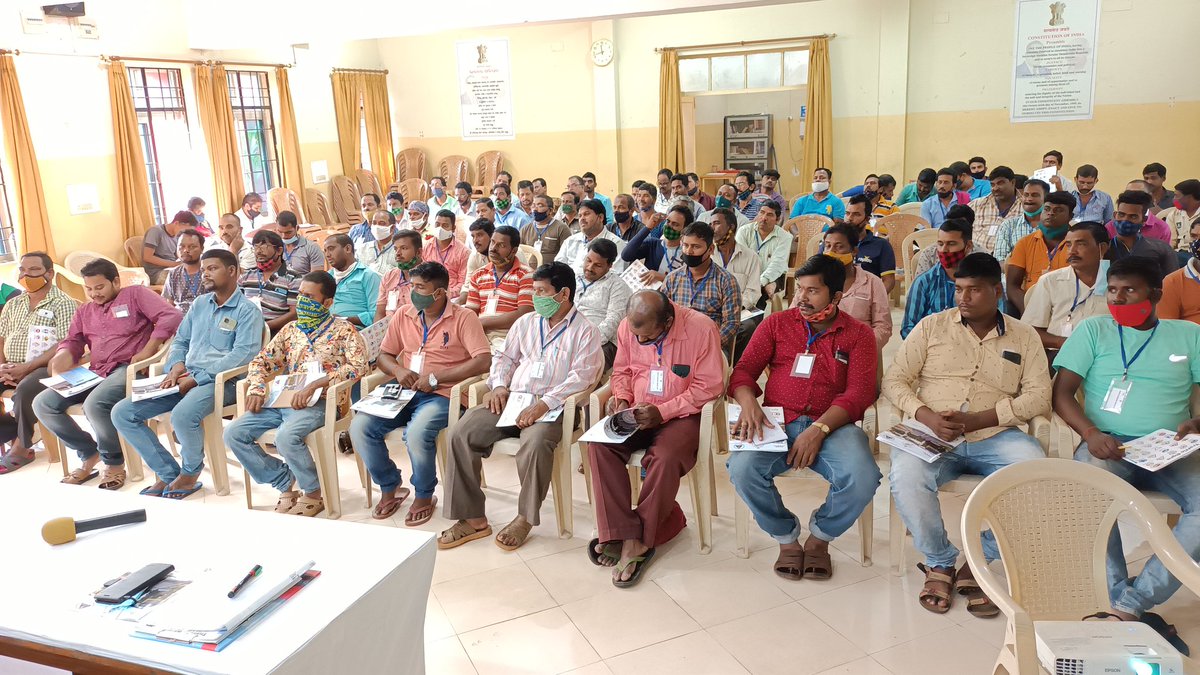 OdishaCalling's tweet photo. Day 5.
#AutoDriversRefresher's Course at Lohiya Academy,Unit-9,today in the presence of Er.Sanjay K Behera,RTO,Cuttack.
#DefensiveDrivingTraining,
Participants:100
@STAOdisha @CTOdisha
@DMKhordha @arunbothra @rto_bbsr2 @RtoBbsr_I @rto_cuttack @NayakDebu @debabrata_TOI https://t.co/oAbtImOaiU