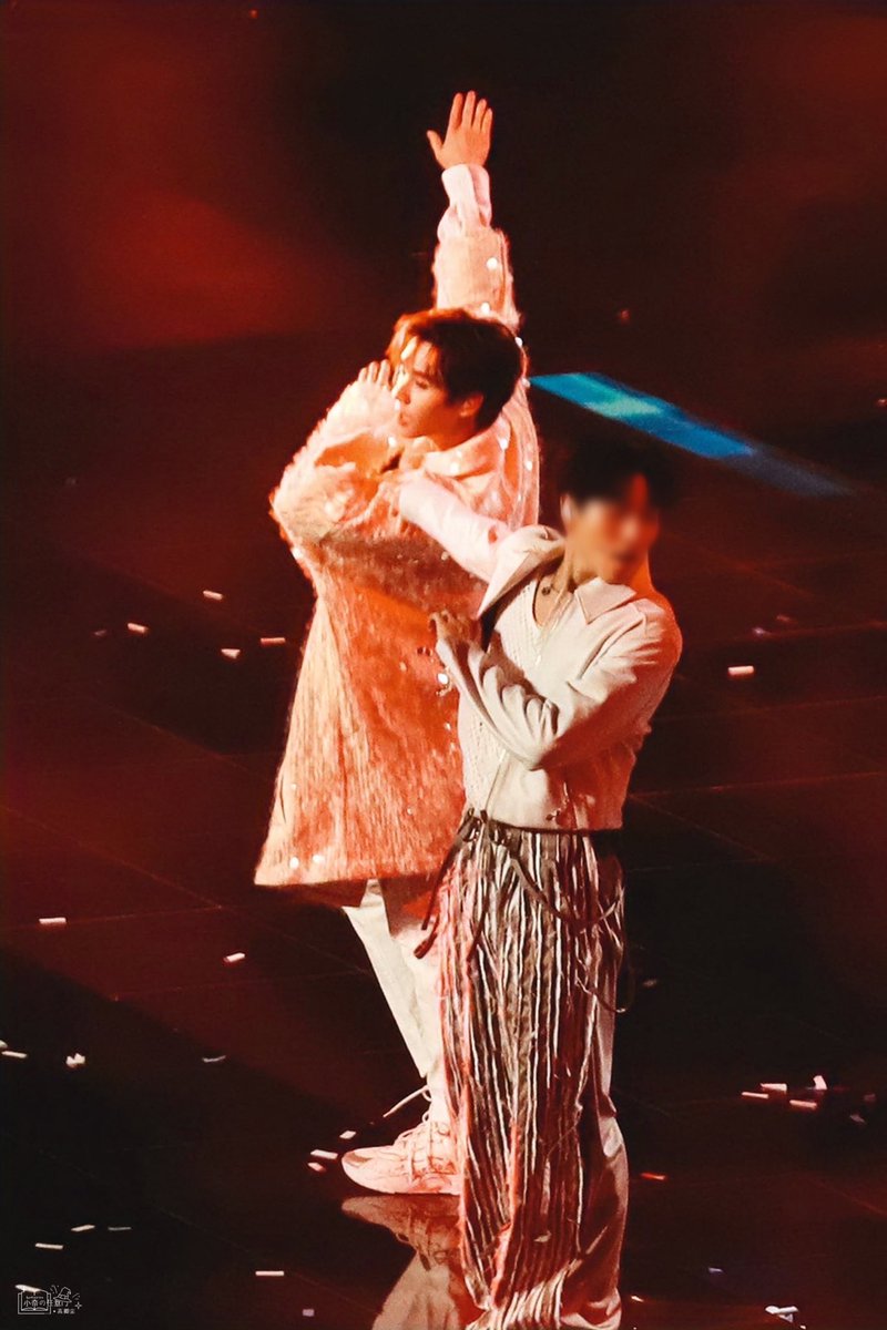 Wondergate_Nine's tweet photo. "𝘚𝘩𝘪𝘯𝘪𝘯𝘨 𝘴𝘵𝘢𝘳"

@naninenai99
#高卿尘 #นายท่านกรชิต
#INTO1GaoQingchen  
#INTO1Nine #INTO1 https://t.co/MaGw4TbkcQ