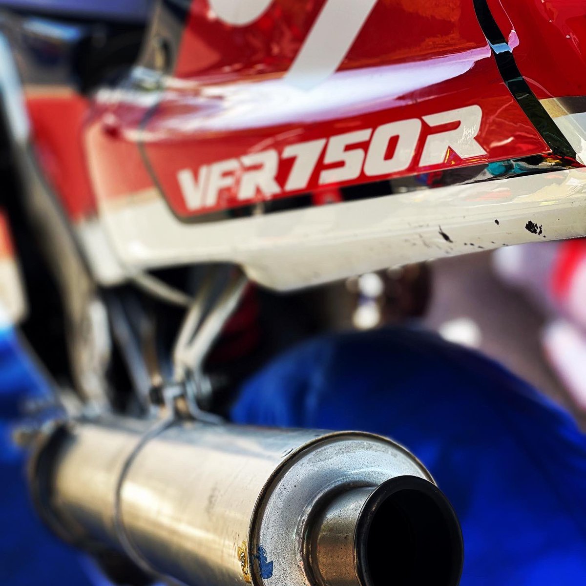 ncmasaki30's tweet photo. #rc30 #vfr750 #vfr #honda #suzuka #suzukacircuit
#motorcycle #racer #circuit #motochallenge #japan
#hashiriya #bike #riderlife #maddest
#ホンダ #バイク写真部 #オートバイ #レーサー #走り屋
#レースクイーン #鈴鹿サーキット #鈴鹿 #中林正希
#バイクのある景色 #今日もウキウキ様です https://t.co/awZlMS862Y