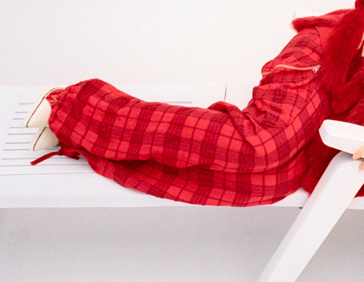 paper_muse's tweet photo. #DoubleMagazine #가을겨울호/ https://t.co/AnWHpYtwb2: STRETCH - Photo #TimElkaïm, Styling #CharlotteCollet
#FW21 #패션사진 #화보 https://t.co/rsuDOZUAwJ