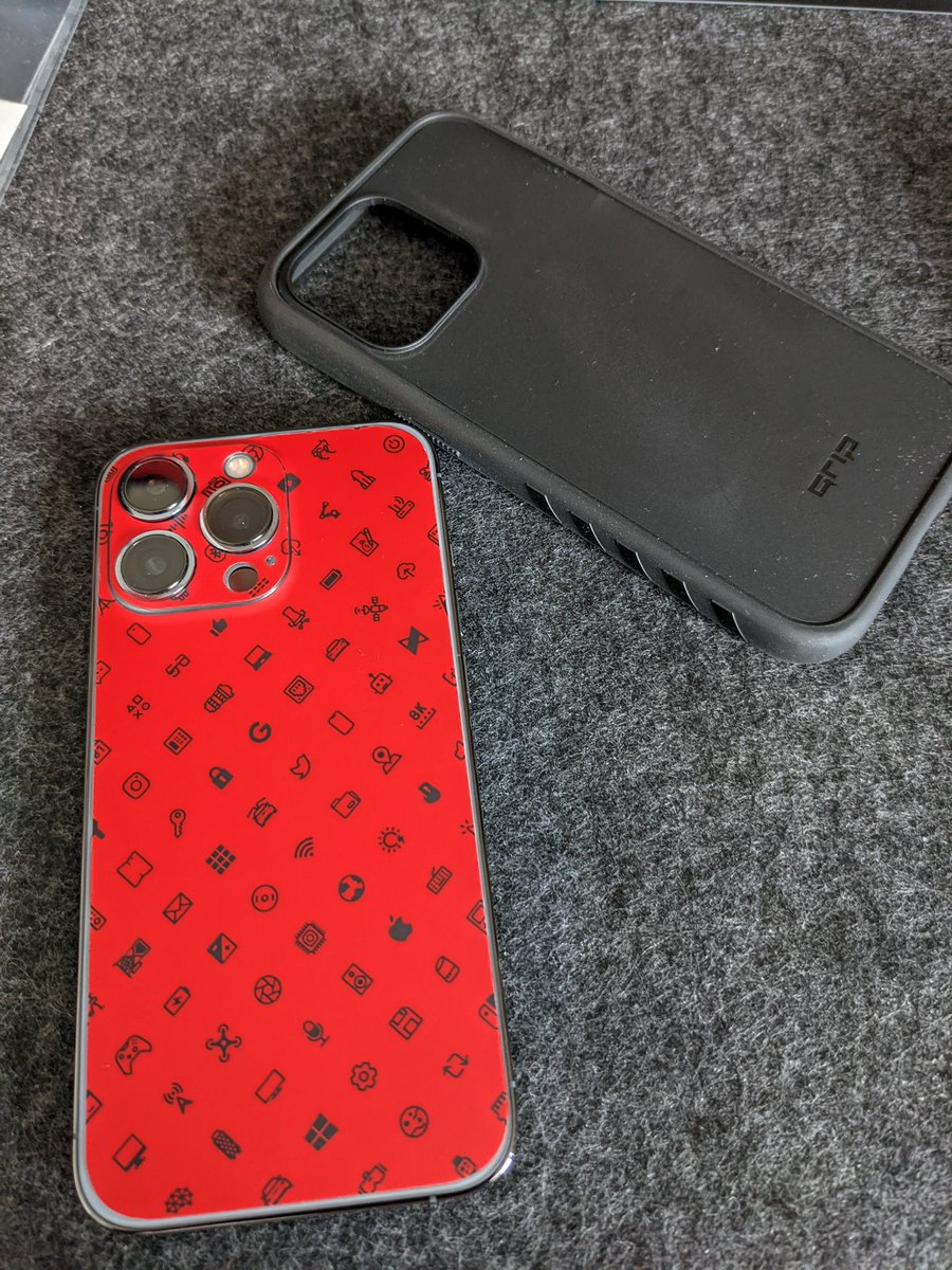 baoma87's tweet photo. It takes 25 days to get here in Vietnam. Totally worth it @dbrand https://t.co/H56Fsa760s