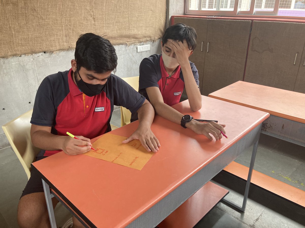 Students designing posters for #Mentalhealth #Selfcare at <a href="/FSSurat/">Fountainhead School</a> as a part of #lifeclass session 😊