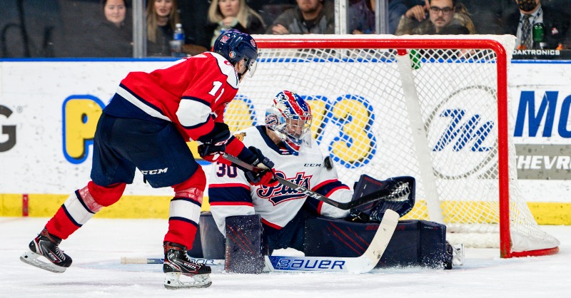 WHLPats's tweet photo. Connor Bedard's OT winner with 1.1 seconds remaining lifted the Pats past Lethbridge on Wednesday, in a game where goaltender Matthew Kieper shined bright.

📸: Erica Perreaux / Lethbridge Hurricanes

#MarchOn