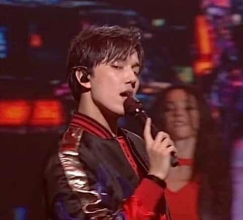 Lorella17635422's tweet photo. Ascolta la voce di @dimash_official 
prova a volare sulle note di #FlyAway e #BeWihMe 
Ascolta #DimashQudaibergеn e entrerai nel mondo dei Dears 
ma soprattutto nel mondo magico di #DimashTheVoicе 
Metti le ali al tuo cuore 🇮🇹❤️🇰🇿 https://t.co/iZD1RbuHPL