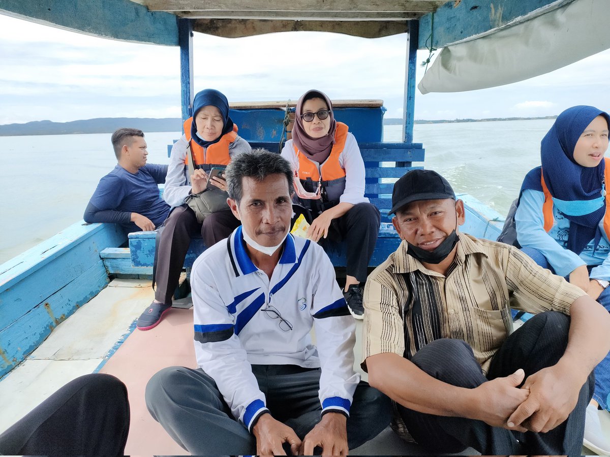 didi_sumedang's tweet photo. Rabu(24/11) didi luhkan pandeglang klp wahana anak pantai ds tanjungjaya kec panimbang, restoking ikan kerapu tikus jumlah 3000 ekor.
#giat satmingkal bogor
#Dkp profinsi banten https://t.co/5KtdsQNRH2