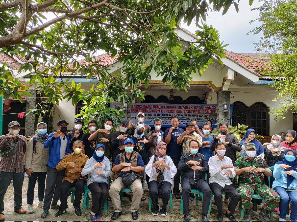 didi_sumedang's tweet photo. Rabu(24/11) didi luhkan pandeglang klp wahana anak pantai ds tanjungjaya kec panimbang, restoking ikan kerapu tikus jumlah 3000 ekor.
#giat satmingkal bogor
#Dkp profinsi banten https://t.co/5KtdsQNRH2