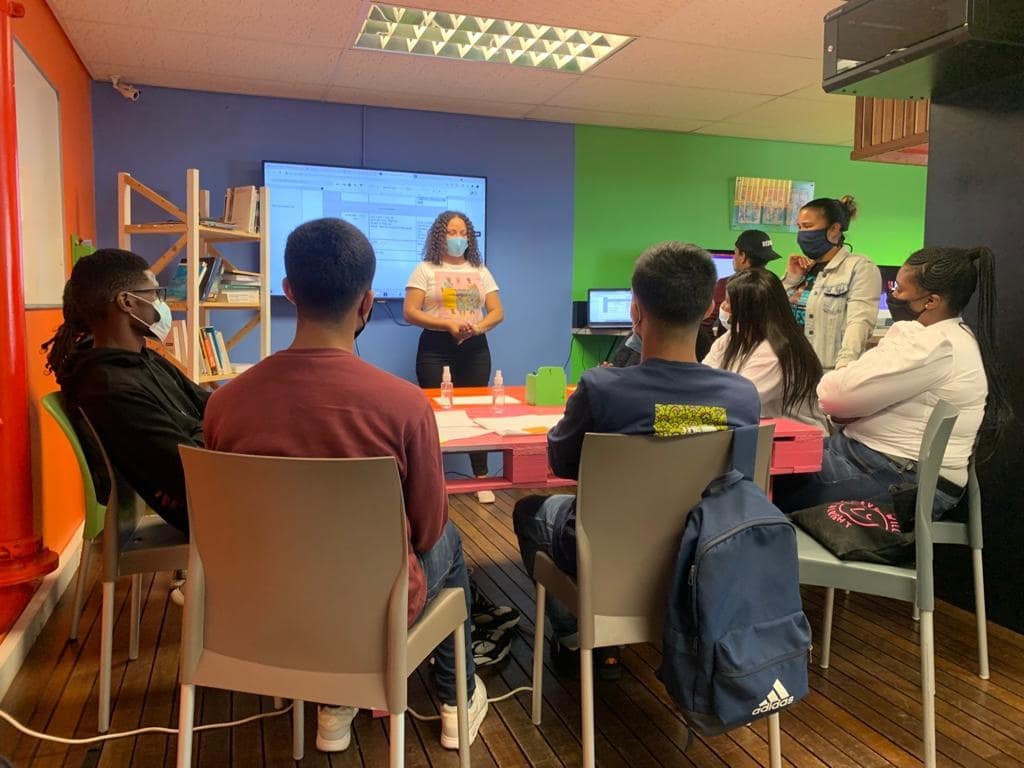 RLabs's tweet photo. Welcoming the newest group of Digital Artisans into our space and part of the RLabs Family.
We Look forward to creating amazing memories and impact on this journey.
#MakingHOPEContagious
#DigitalArtisans #Momentum https://t.co/ydXi2ljbzk