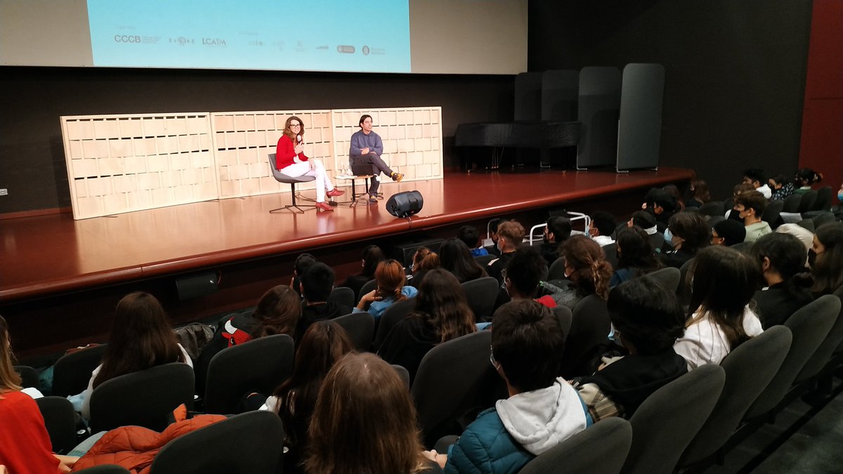 EvoKE_BCN21's tweet photo. Yesterday #EvoKEbcn21 concluded celebrating the publication (1859) of Darwin's book "The origin of species" with the 1st #BCNevolutionDay, #Evolution outreach activities open to the public organized by @LCATMon @EvoKE_BCN21 core team and @CCCBDebats at @cececebe https://t.co/Bc37dWBKdW