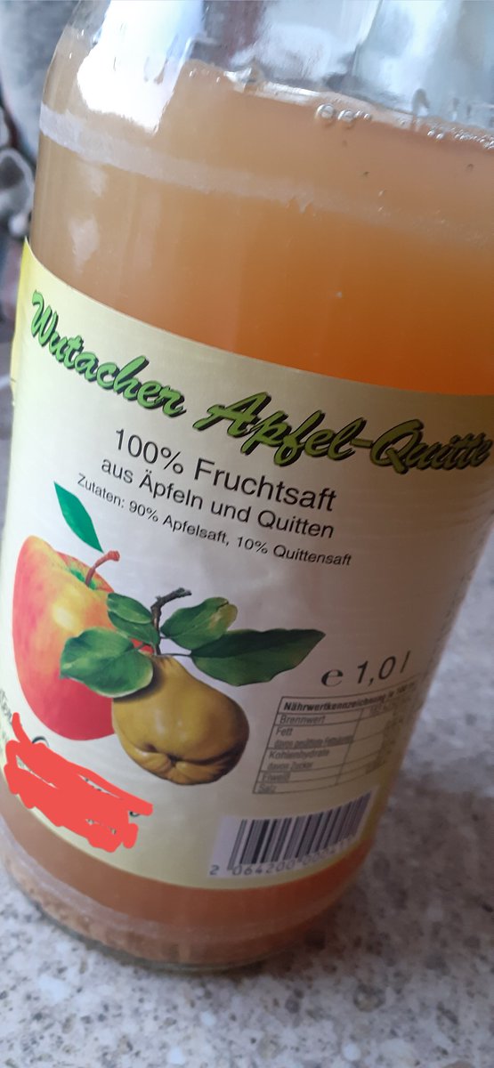 frauhasenklee's tweet photo. Tipp👌: #ApfelQuittensaft 🍎 von der #Mosterei im Wutachgebiet, bei der wir letztes Jahr Saft von unseren eigenen Äpfeln machen ließen. Dieses Jahr war die Ernte gegen Null, aber wir haben einen Gutschein eingelöst. Schmeckt super und ist vitaminhaltig. https://t.co/yr2NmkUTd5