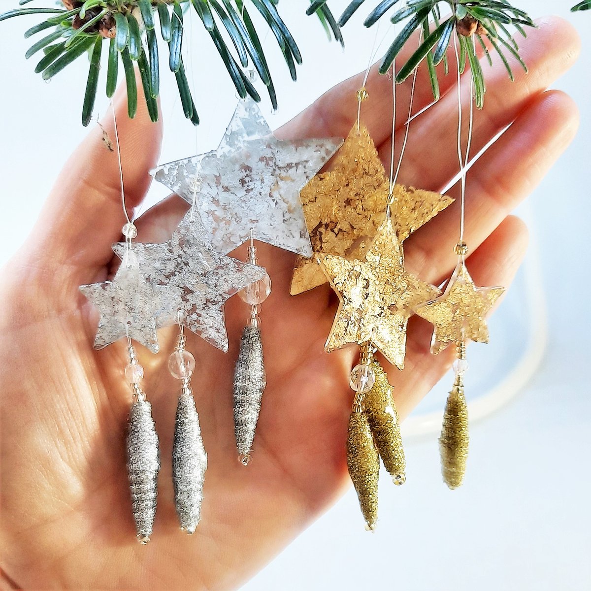 Good morning #earlybiz Who is putting up their Christmas tree this weekend or are you more of a Christmas Eve family? Available in silver and gold and 3 sizes these stars would look wonderful glistening away nestled amongst the branches thebritishcrafthouse.co.uk/product/silver… #mhhsbd #christmas