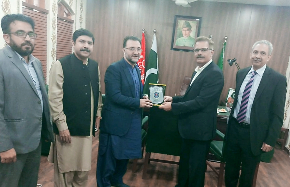 SNGPakistan's tweet photo. SNG Team chaired by Mujib Khan, Project Director, met Advisor on Excise & Taxation, Khyber Pakhtunkhwa @Khaliqur589 and Secretary ET&NC to discuss and review the strategic reforms in the dept with technical assistance from @FCDOGovUK funded SNG Program. #BetterServiceDelivery https://t.co/wiZZwr9SAt