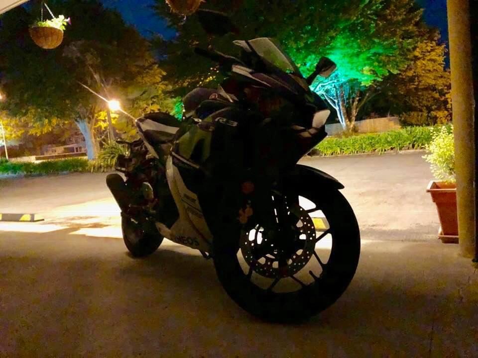 katzemccarthy's tweet photo. #memories #threeyearsagotoday #katmccarthy #katzemccarthy #katsmotorcyclediaries #yamahar3 #becausemotorcycle #roadtrip #bikerlife #christmaslights #bikerchick #taranaki #freedom #beforecovid https://t.co/IGk8ZR48K0