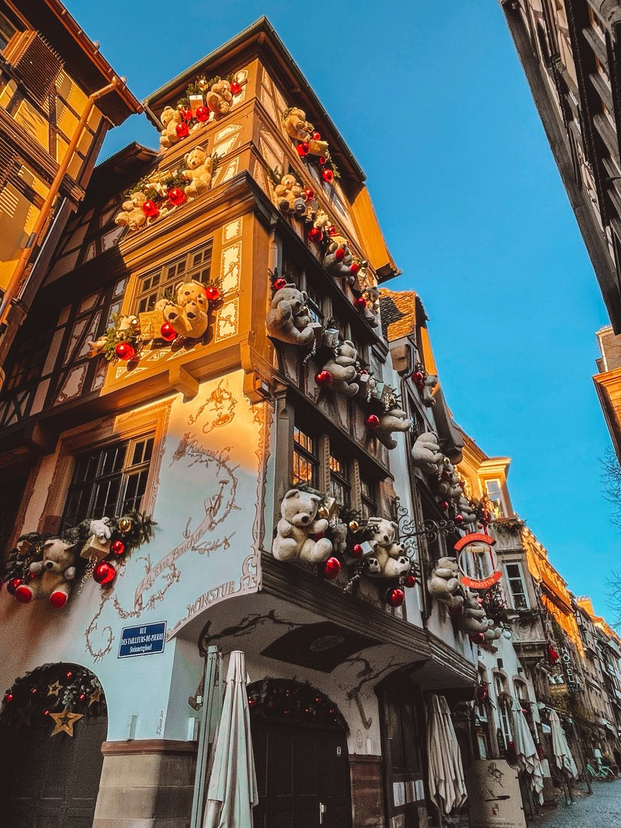 L’ambiance féerique de Noël à #Strasbourg ✨ 

#VisitStrasbourg #StrasbourgCapitaleDeNoël #ChritsmasMarker