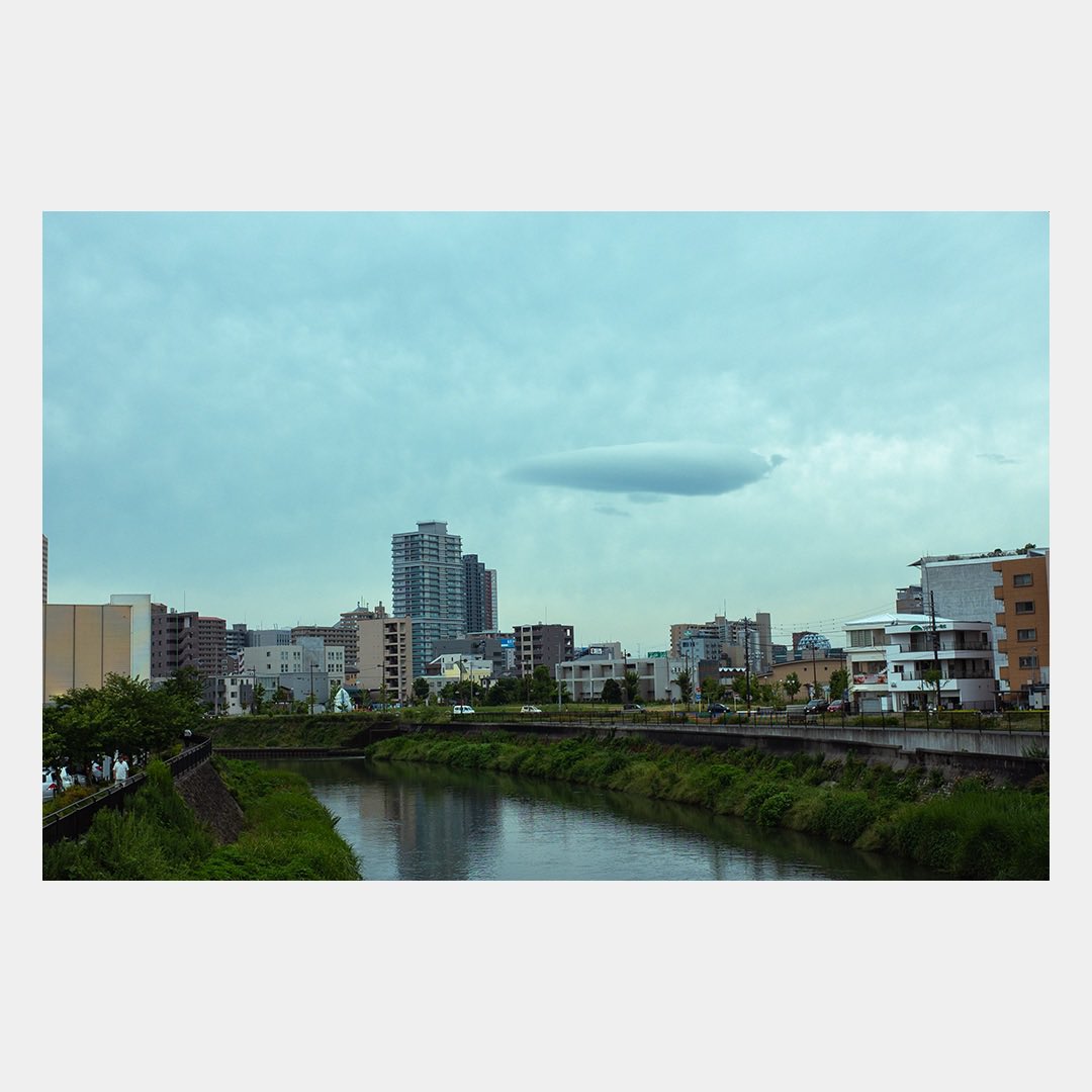 emusuke_m's tweet photo. -
そこにはっきりと、ちゃんとみえているのに。
誰も気づかない。

ボクにもそのうち、みえなくなっちゃうのかな。

でも、もしかしたら。

ボクにはずっと、みえているのかも。
-

#emusuke #写真 
#photo #photography 
#みえなくなっちゃう https://t.co/bPfiW66DJg