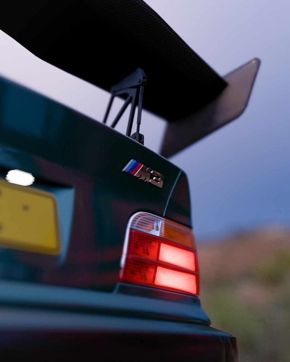 Princeabid708's tweet photo. BMW M3 ......
Game - @forzahorizonofficial 5 #ForzaHorizon5
Car @bmw M3 #bmwm3
Photography/edit @princeabid708 in @lightroom #lightroom
.
.
#fh5 #forza #forzashare #forzaclips #forzaedits #forzaphotography #f0rza_sp0tter #m3 #m3gtr #greenbmw #adobe #house #logo https://t.co/bGiPEeGzms