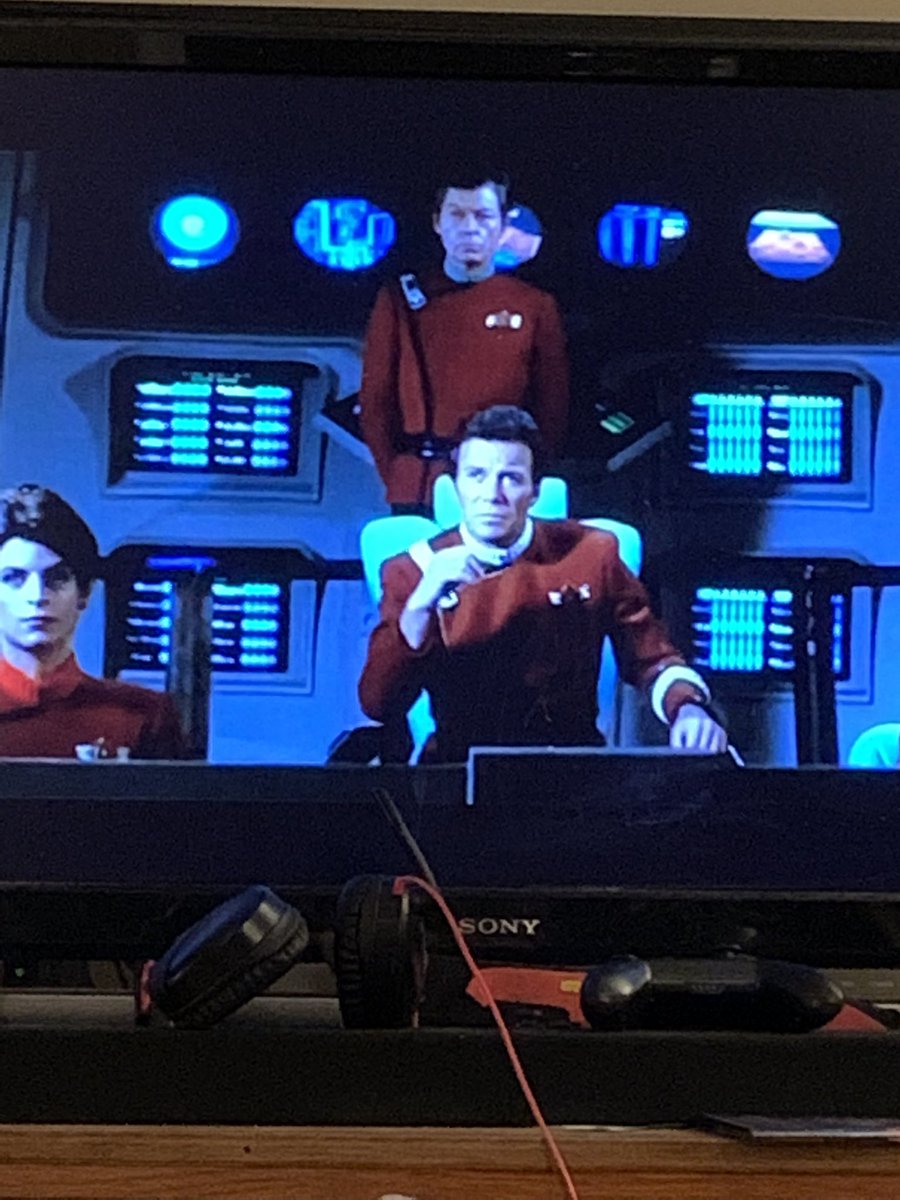 brian_shearer's tweet photo. More contrast between the reddish costumes and the blush green of the background. #startrek #wrathofkhan #thisdoesntsuck https://t.co/XoFHvMwcVN
