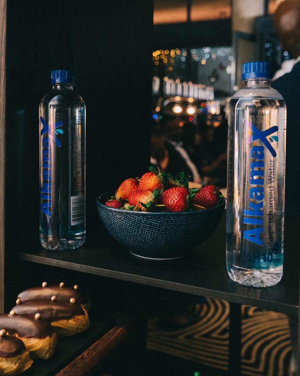 Hey yall, I got a new baby 💦🥺
Alkamax: Supercharged Water with speed. Alkamax is a first black owned, proudly South African company that manufactures and distributes top-tier Alkaline water with a ph of 10+ and an TDS (Total Dissolved Solids) of 13-50.