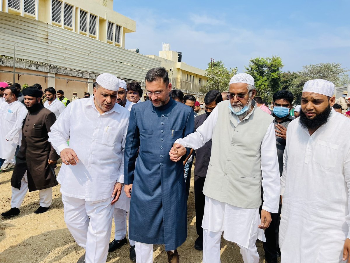 akbarowaisii's tweet photo. Today along with Maulana Mufti Khaleel Ahmed Chancellor Shaikh-ul-Jamia Nizamia, Home Minister Mohd Mehmood Ali, Waqf board Chairman Mohd Saleem &amp; others Laid Foundation Stone of Secretariat Masjids. https://t.co/wWfFg1JcJW