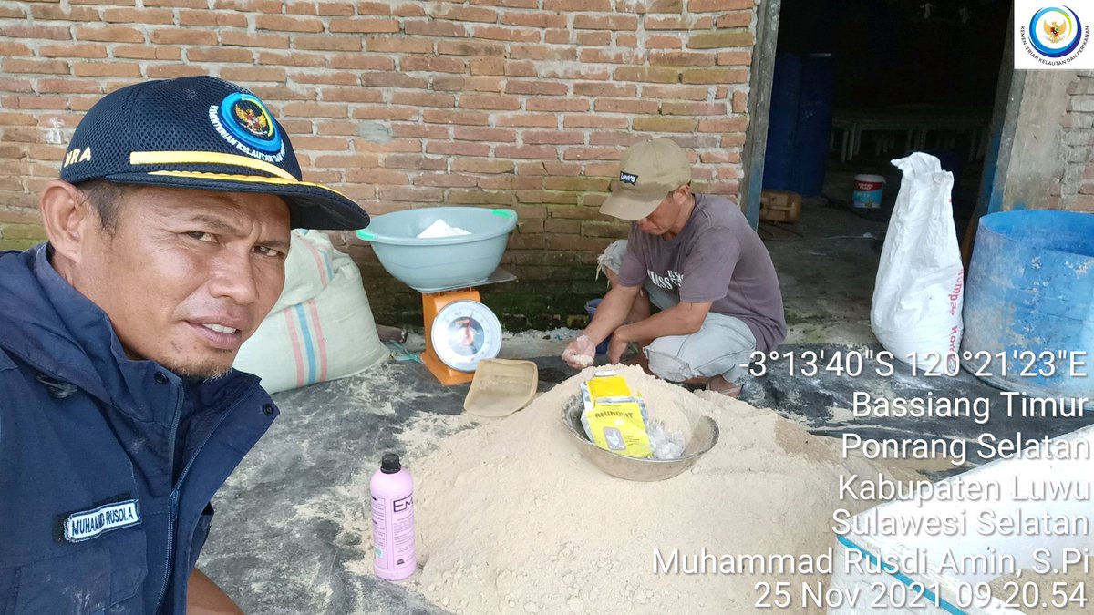 75Rusdi1's tweet photo. Kamis (25/11), Muhammad Rusdi Amin Luhkan Kab Luwu, DemCar Pembuatan pakan mandiri (GRAPARI) utk ikan bandeng bahan baku lokal di Pokdakan Salusussang Desa Bassiang Timur Kec.Ponrang Selatan Kab. Luwu
#giatluhkansatminkalmaros
#luhlapo
#grapari
#luwu
@brsdm_kp
@BRPBAP3_Maros https://t.co/AXSwmcejVp
