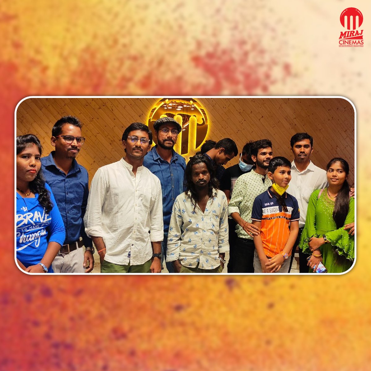 MirajCinemas's tweet photo. तुमचा प्रतिसाद जबरदस्त आहे !
Thank you to the team of #JayantiMovie cast for visiting @MirajCinemas Chandrapur.
Star cast: Rahulhya, Shubhya, Chotya, Hritik, Rafiq
#ShaileshBaliramnarwade #RuturajWankhede #Titeekshaatawde #Paddykamble #Pamarupadhyay #Yogeshmkoli #Rohanedit https://t.co/ANnUCKTyrj