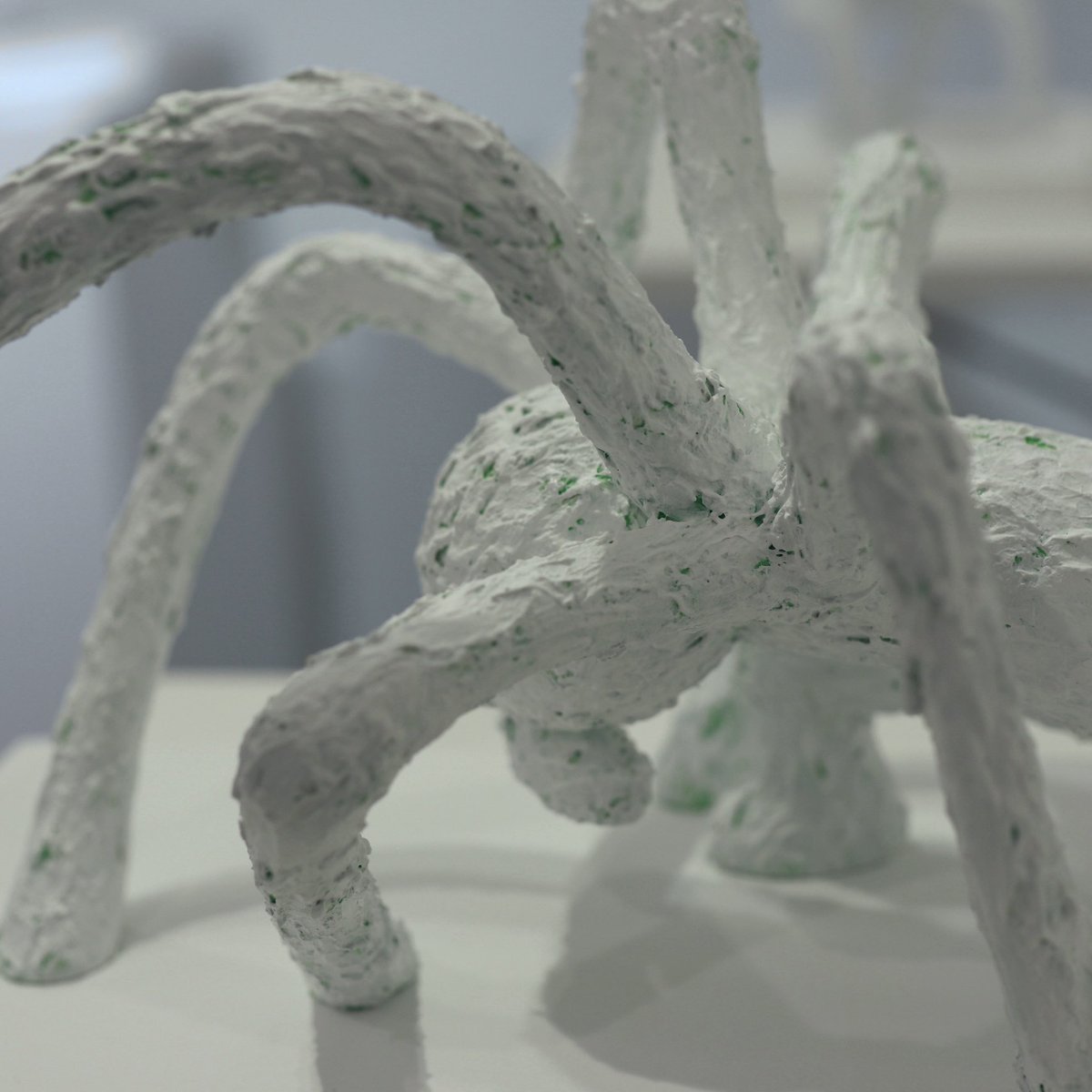 takesugata's tweet photo. 2019年TAKE展「ガタメ」出展作品
-
テかズ（2019年制作）
-
@opagallery 
#ガタメ
#作品_テかズ
#TAKE展2019年
#TAKE展
#個展
#しんぱくん
#現代アート
#立体作品
#contemporaryart
#japaneseart
#japaneseartist https://t.co/Ec1Ot3WJ4p