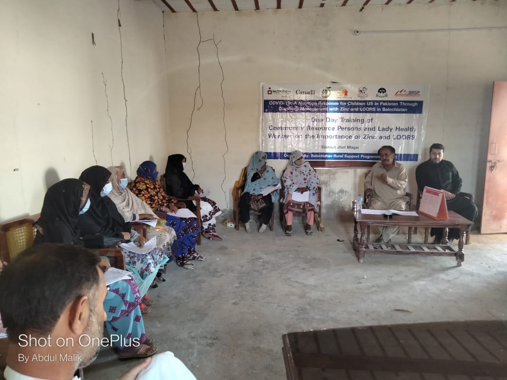 Muzafari786's tweet photo. Participated in One Day Nutrition Training and receiving certificate from Honorable Dr. Ahmed Ali Waqar.The training was organised by #BRSP Jhal Magsi. 
#nutrition #JhalMagsi
@BRSP_Pakistan
@NadirGul19 @ZiaKhanqta https://t.co/lbcfoAjhGh