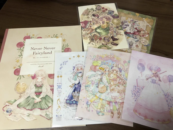 個展お邪魔してきました🌼
実物を見たいと思ってた作品がたくさんあったので、今回見られてとても嬉しかった。
実物は一段と透き通る空気と柔らかさを感じて素敵でした。
「3月の遊園地」は特にずっとお部屋に飾りたいと思ってたので、ポストカード買えて嬉しい❣️
 #タッタポルッカ 