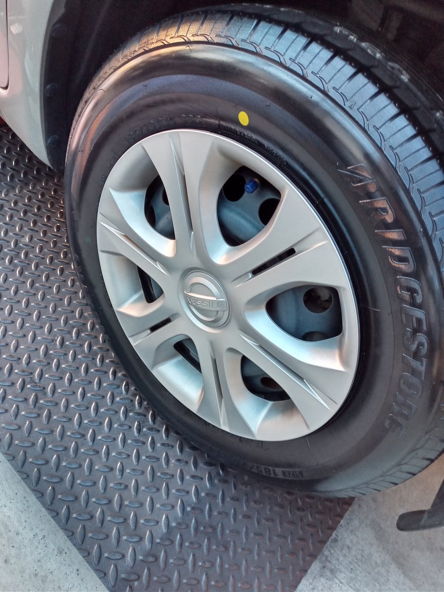taiyaichiba3004's tweet photo. こんばんは🌛
#タイヤ市場 #江東砂町店 です!!
#日産 #ノート に
#BRIDGESTONE #NEXTRY を
お取り付けいたしました✨
交換の際に #ハブ防錆 も
させて頂きました😉
ご来店ありがとうございます🙇 https://t.co/zwLiml76f9