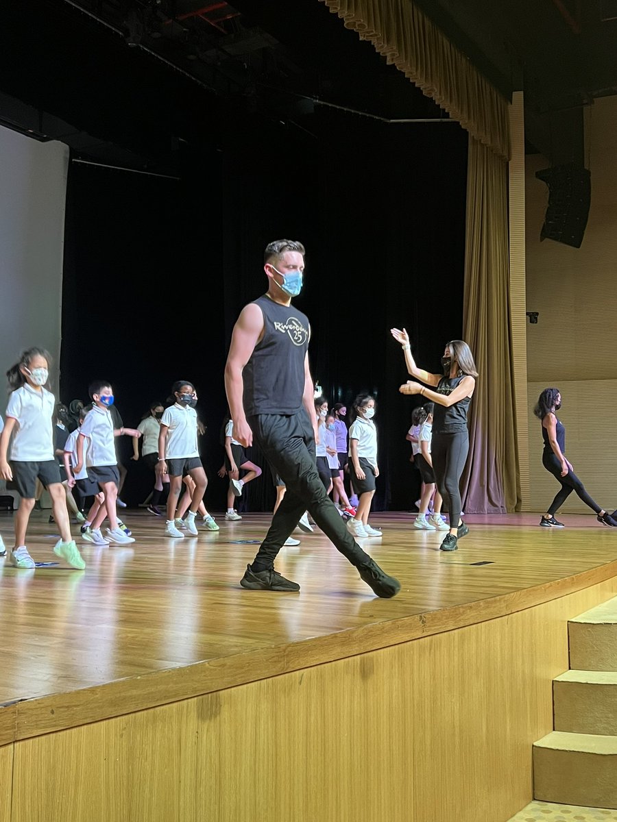 Principal_HIS's tweet photo. End of the @DXBFitChallenge in no better way than a visit from @Riverdance   Thank you so much for sharing your time, energy and talent @IrelandatExpo @HartlandIntl @JCGalway https://t.co/5Gpjy4kjAk