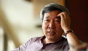 chinaes1planeta's tweet photo. "China es un país complicado, de 1.400 millones de personas y 9,6 millones de kilómetros cuadrados. Y en China no existe solo una realidad. Lo que pasa es que una realidad oculta otros tipos de realidad. Un tipo niega otros tipos de realidad' dice Yan Lianke. 🧵de seda https://t.co/bnUFXQmkXC