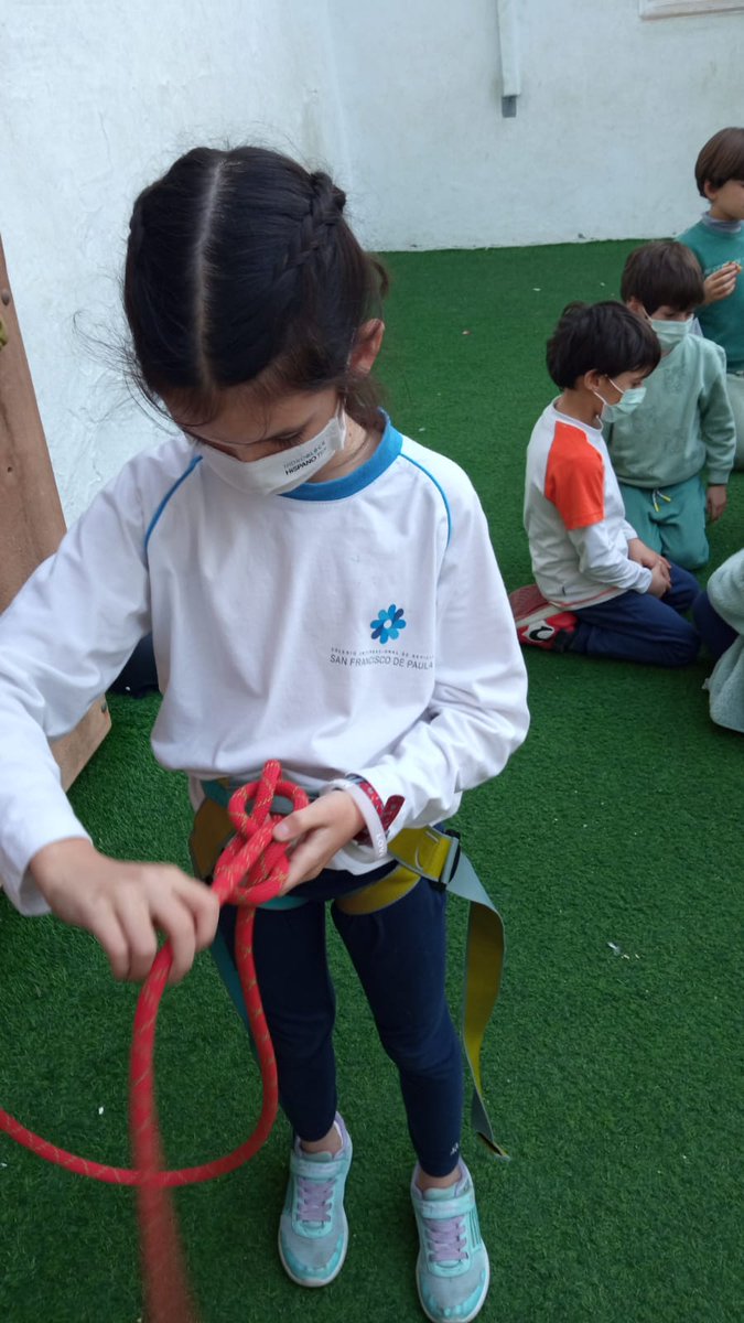SFPaulaDeportes's tweet photo. 🔵⚪ESCALADA @SFPaulaDeportes 🔵⚪

➡️Nuestros pequeños deportistas disfrutan de la actividad de escalada en el rocódromo de @SFPaulaColegio. ¡A disfrutar aprendiendo 🧗‍♀️🧗! https://t.co/7I75zcuQLo