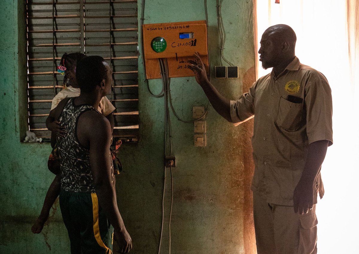We're excited to be training our partner <a href="/FRES_NL/">FRES</a> 's field staff in Guinea-Bissau on the benefits of #Paygo. 
Together, we are introducing Paygo in all FRES markets to promote #MobileMoney payments 📱, improve repayment rates 📈 and make agents' job safer and more efficient. 🙌
