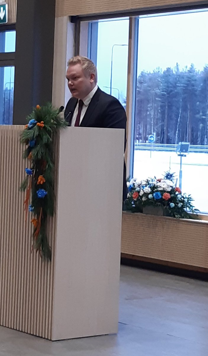 MakiMaire's tweet photo. Hyvän olon keskus Pirtin avajaiset @pudasjarvi . Juhlapuhujana @kurvisentwiit . "Ihmisen hyvinvointi on kokonaisuus", se pitää muistaa, kun uudet hyvinvointialueet aloittavat toimintansa painotti Ministeri. Hyvinvointi edellyttää #kumppanuutta uusissa rakenteissa. https://t.co/4BQgmbcs7b