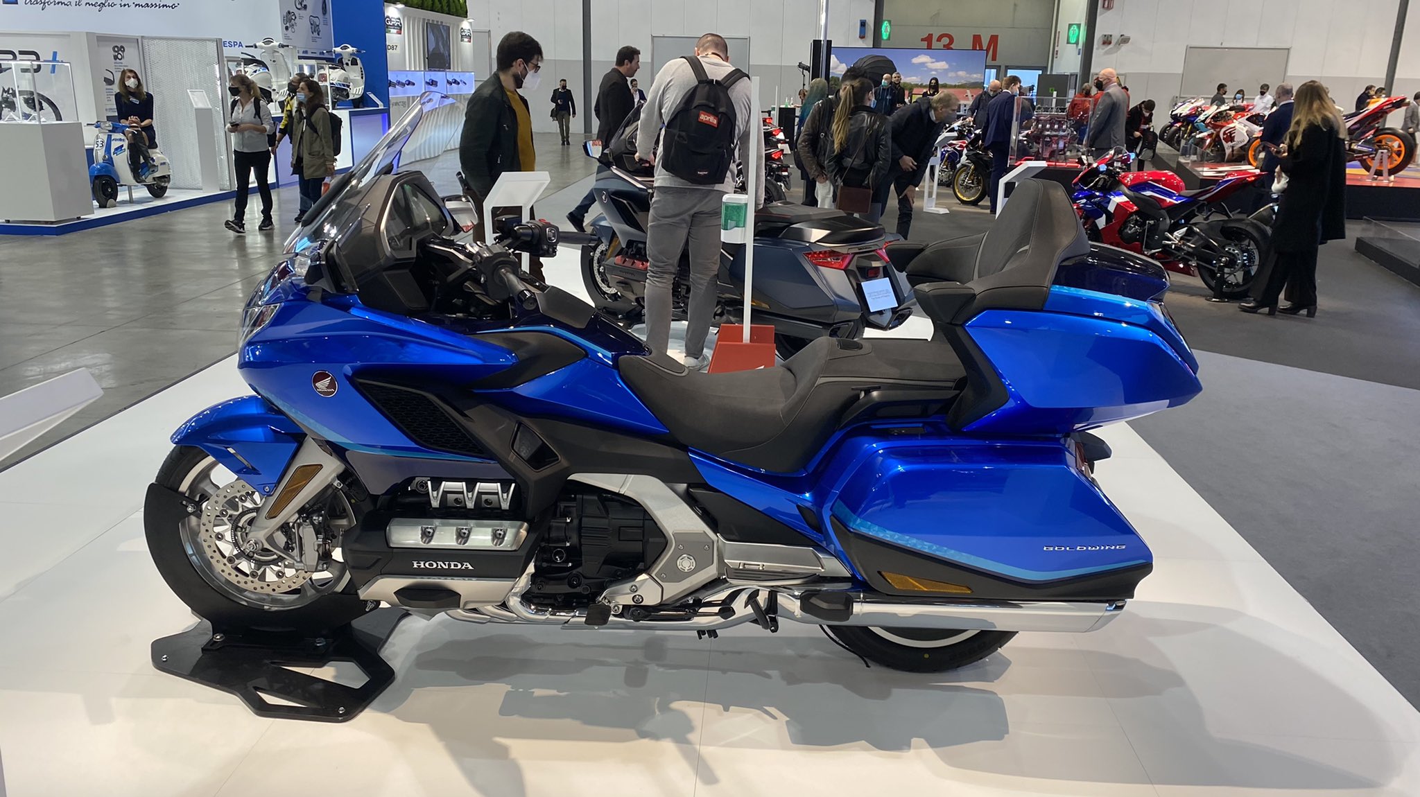 Honda on sale goldwing blue