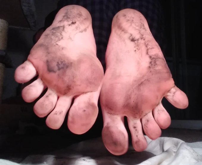 Here is a set of 4 #feet only pics. Some are pulled directly from my vids. I have a fairly large collection<a href="/tag/feet"class="tags">#feet</a>