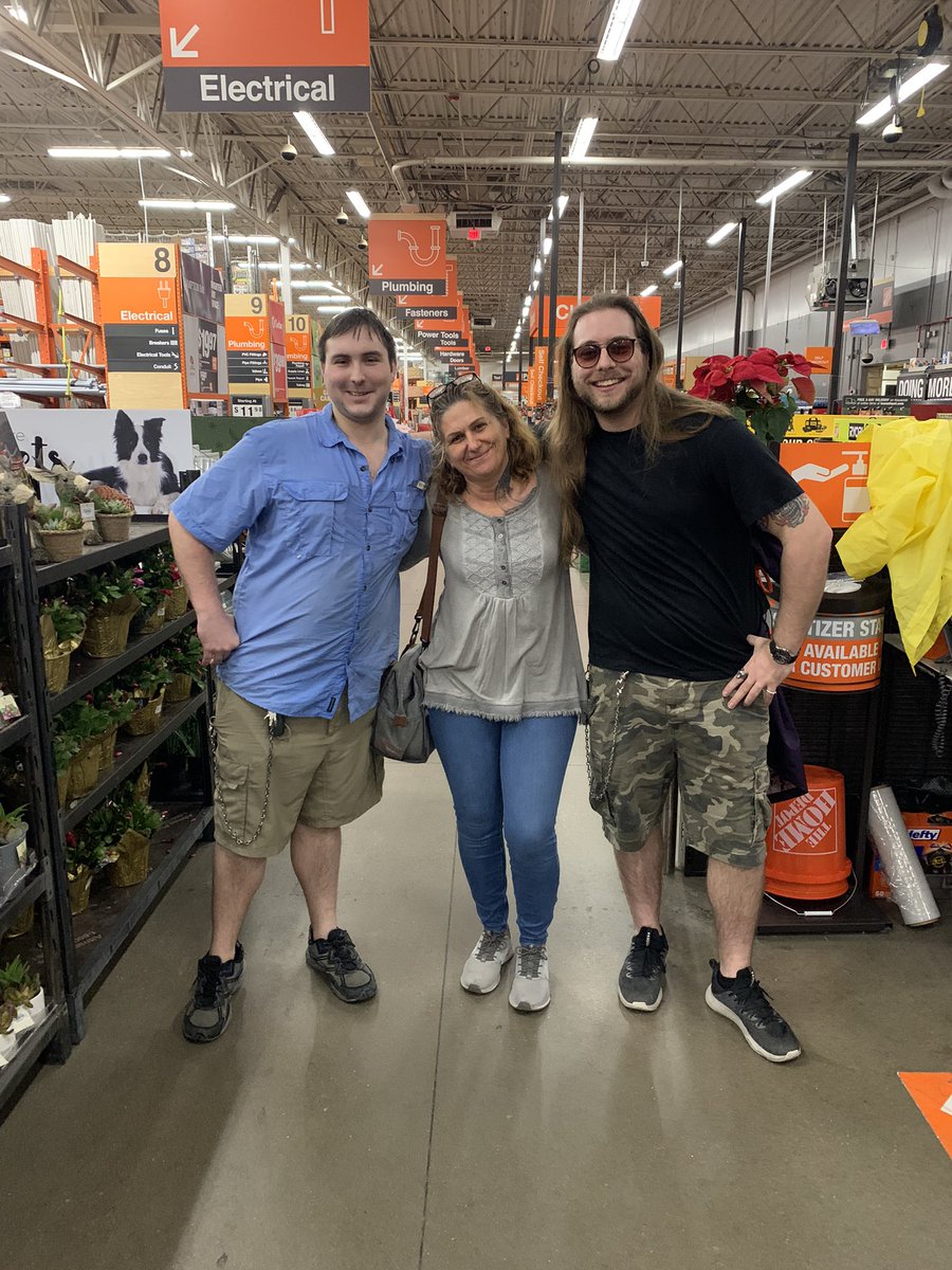 nrk0680's tweet photo. #6570NightWarriors Leaving part of my 🧡 here at Brodie. Saying Goodbye to my Warriors was hard. This last year has been an honor and blessing to see this amazing team grow into a family. #OnlyAPhoneCallAway @HdKalsnes @aleks_kreslins @jessabrooksTHD @ericbernal01 https://t.co/92TQll1Mrt