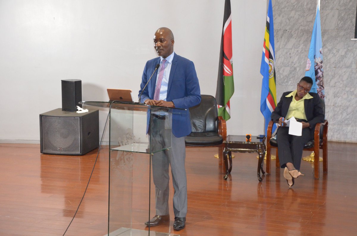 'we are currently working with <a href="/KNBStats/">KNBStats</a>  to collect data and statistics and information on the #creative sector in Kenya' Timothy Owase of <a href="/kenyafilmcomm/">Kenya Film Commission</a> <a href="/MoICTKenya/">Ministry of Info, Comms & The Digital Economy KE</a> <a href="/NatcomUnescoKe/">KNATCOM</a> #artlife #keepitlit #keepitalive