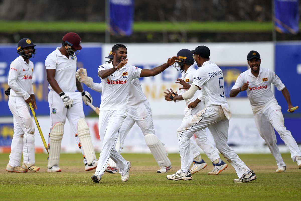weRcricket's tweet photo. Shannon Gabriel edges Embuldeniya (5/46) behind the wicket where Dhananjaya de Silva takes a sharp catch. Sri Lanka win the first Test by 187 runs and take a 1-0 lead in the series🔥
Live Blog: https://t.co/lC3YRwNEpY
#SLvsWIN | #TestCricket https://t.co/nkWSLqVpDD
