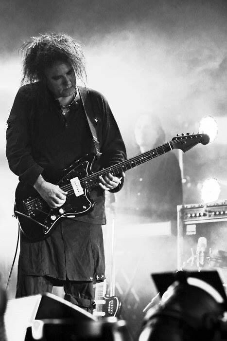 CureMistress's tweet photo. The only thing I have going on is posting The Cure on Twitter once every 6 months or so😄. I literally don’t have life outside of work &amp; home. 😄 I’m going to see Robert #thecure #robertsmith https://t.co/xK890mbLs0