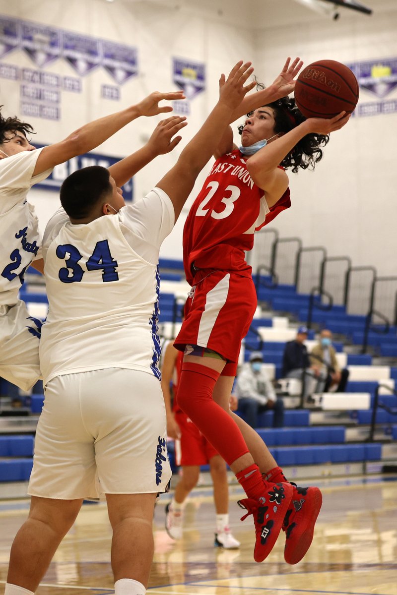 TedTorresPhoto's tweet photo. 11/23/21: @EUHS_Lancers vs @AtwaterFalcons #frosh/#soph #boysbasketball #photos available @ https://t.co/LtHsrKidlD
.
@AHSFalconsBball @AHSfalconsAD #eastunion #lancers #euhs #atwater #falcons #ahs #tedtorresphoto #basketball #froshbasketball #California https://t.co/wwUuMWlDGm