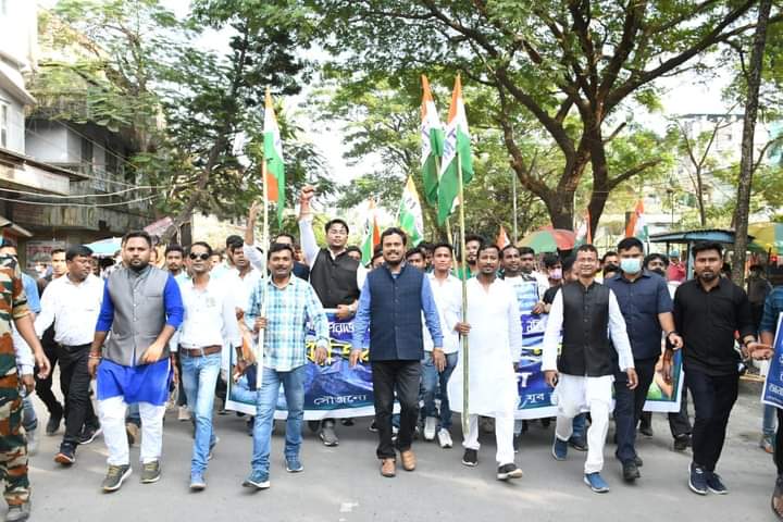 parthapolitics's tweet photo. আজ কোচবিহারের রাজপথে কোচবিহার  তৃণমূল যুব কংগ্রেসের আহ্বানে মাহামিছিলে।। https://t.co/9rqiNHPshq