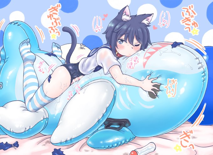 #見た人も無言で青い空ビをあげる 