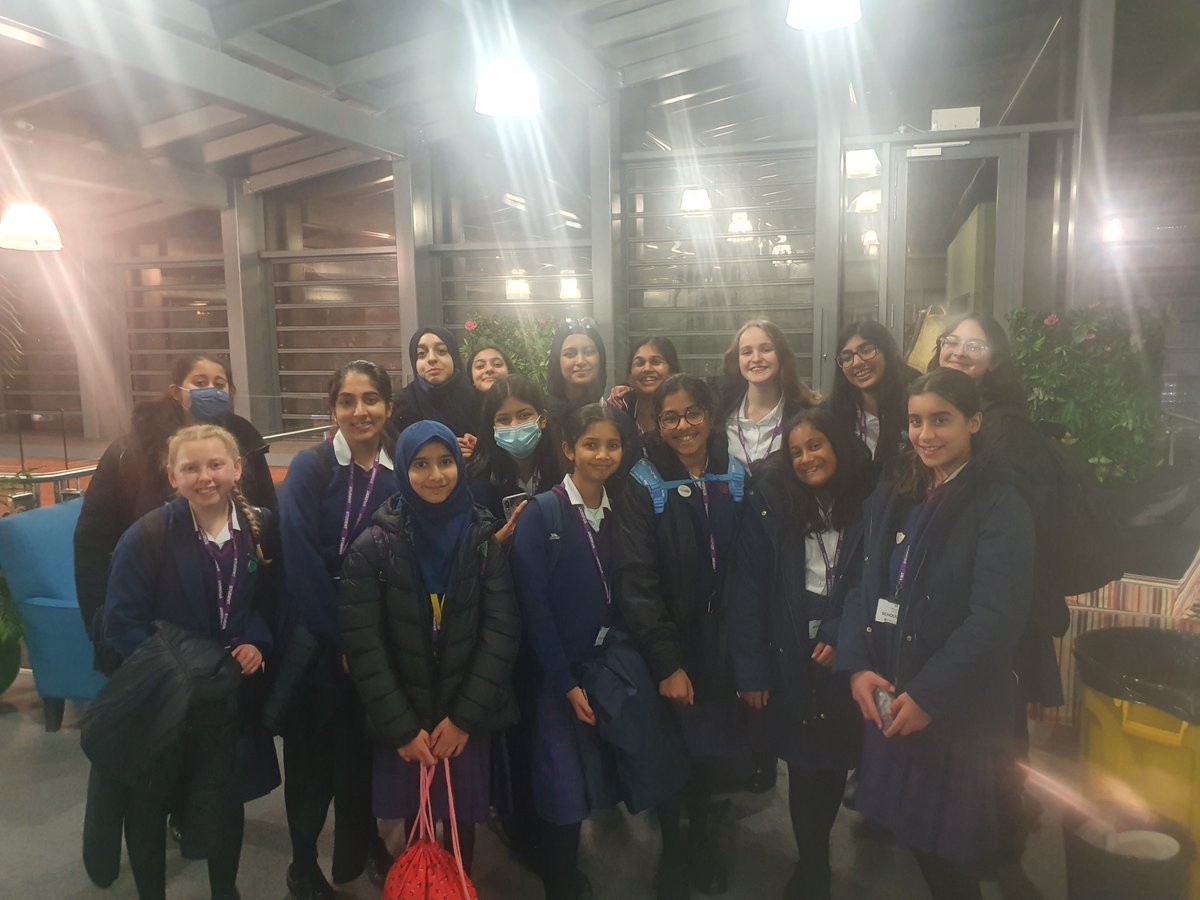 Huge well done to our girls who took part in the Autumn Debating Competition at <a href="/SHHSforGirls/">SouthHampsteadHighSchool</a>! In the KS4-5 stream NWC came joint first - well done to all of our brilliant debaters! 👏 #WhereGirlsLearnWithoutLimits @gdst